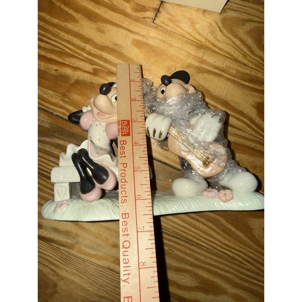 Lenox‎ Disney Mickey Minnie SWEETHEART SERENADE Guitar Porcelain Figurine NIB